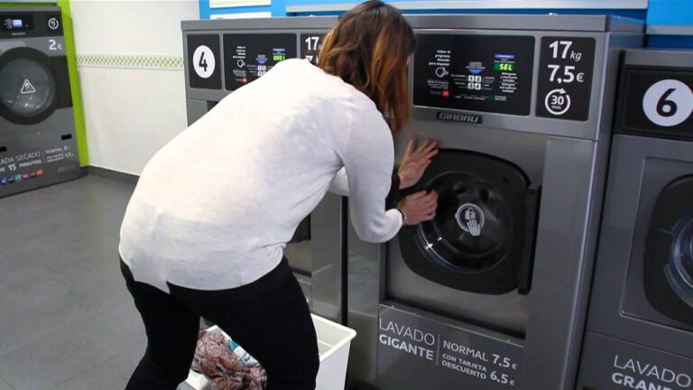 Descubre cómo lavar mantas fácilmente en una lavandería autoservicio